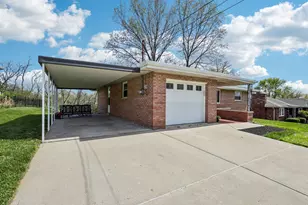 143 Capri Dr, Fort Thomas, KY 41075 - Photo 1