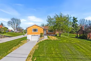 818 Mary St, Villa Hills, KY 41017 - Photo 1