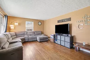 20 Dorothy Dr, Highland Heights, KY 41076 - Photo 3