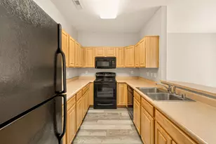 915 Shiredale Dr, Florence, KY 41042 - Photo 9