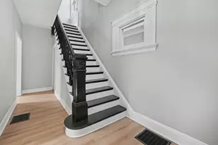 335 E 17th St, Covington, KY 41014 - Photo 5