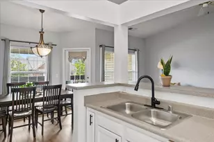 112 Parkside Dr, Florence, KY 41042 - Photo 7