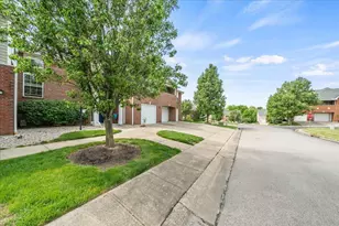112 Parkside Dr, Florence, KY 41042 - Photo 3