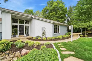 878 Squire Oaks Dr, Villa Hills, KY 41017 - Photo 3