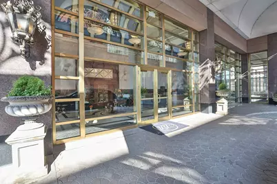 100 W Rivercenter Boulevard #PH3B, Covington, KY 41011 - Photo 3