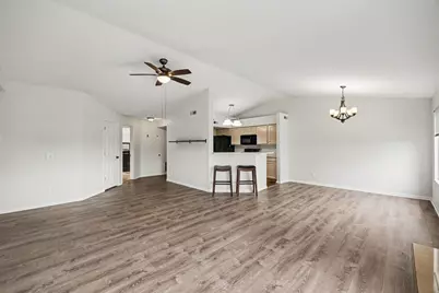 303 Spyglass Court #304, Wilder, KY 41076 - Photo 3