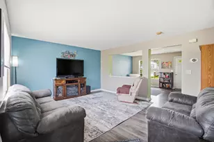 6308 Castleoak Dr, Florence, KY 41042 - Photo 9
