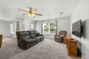 333 Maiden Ct, Walton, KY 41094 - Photo 3