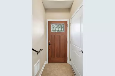 567 Riverpointe Drive #11, Dayton, KY 41074 - Photo 3