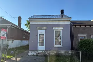 418 W 8th St, Newport, KY 41071 - Photo 1