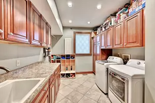 906 Squire Hill Ct, Crescent Springs, KY 41017 - Photo 13