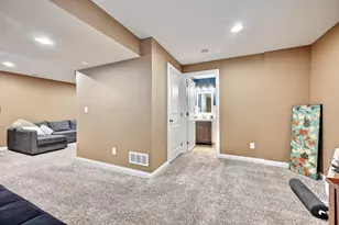 390 Molise Cir, Walton, KY 41094 - Photo 25