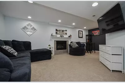 2068 Lakelyn Court, Crescent Springs, KY 41017 - Photo 33