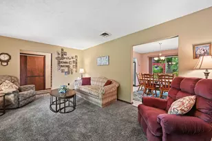 223 Surfwood Dr, Florence, KY 41042 - Photo 5