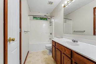 1023 Meadowbrook Ct, Hebron, KY 41048 - Photo 13