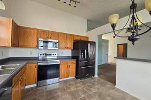 209 Alexis Cir, Dry Ridge, KY 41035 - Photo 3