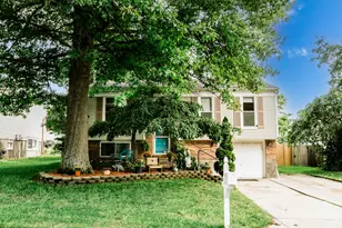 1517 Woodside Dr, Florence, KY 41042 - Photo 1