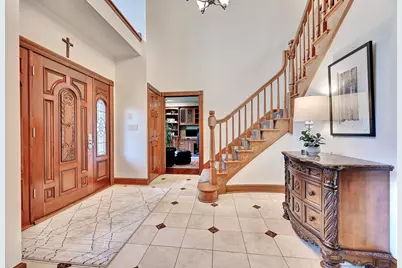 906 Squire Hill Court, Crescent Springs, KY 41017 - Photo 3