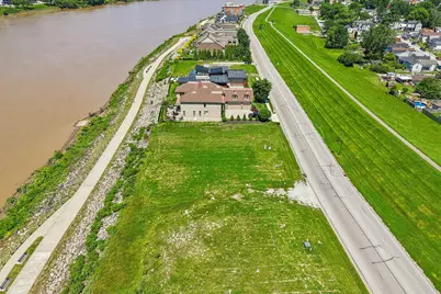 421 Manhattan Boulevard, Dayton, KY 41074 - Photo 1