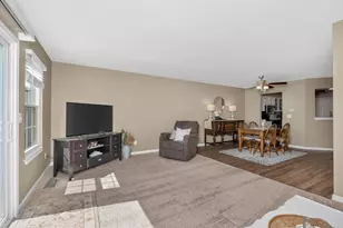 908 Crossgate Dr, Florence, KY 41042 - Photo 3