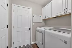 1652 Hogan Ln, Florence, KY 41042 - Photo 9