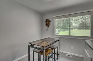 245 Belair Cir, Florence, KY 41042 - Photo 5