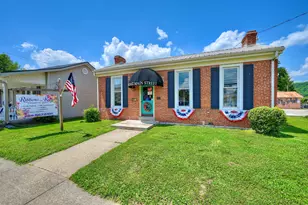 105 E Main St, Warsaw, KY 41095 - Photo 1