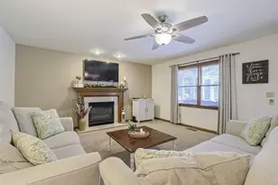 8427 Stratford Ct, Florence, KY 41042 - Photo 9