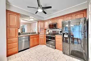 2210 Dominion Dr, Fort Mitchell, KY 41017 - Photo 11