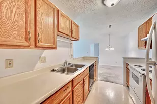 648 Friars Ln, Florence, KY 41042 - Photo 9