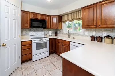 8442 Woodcreek Drive, Florence, KY 41042 - Photo 5