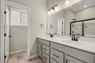 3903 Volterra Ln, Fort Mitchell, KY 41017 - Photo 17