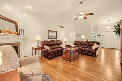 1604 Creekview Drive, Florence, KY 41042 - Photo 3