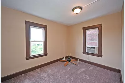 221 W 13th Street, Newport, KY 41071 - Photo 11