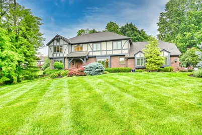 906 Squire Hill Court, Crescent Springs, KY 41017 - Photo 1