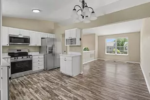 1052 Fallbrook Dr, Elsmere, KY 41018 - Photo 3