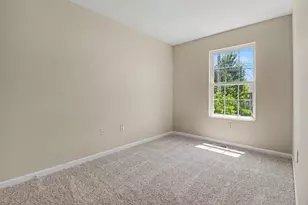 1052 Fallbrook Dr, Elsmere, KY 41018 - Photo 7