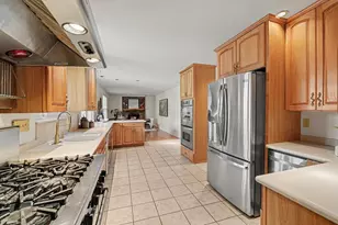 2820 University Cir, Crescent Springs, KY 41017 - Photo 7