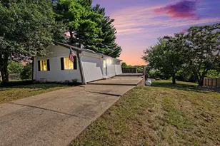 950 Reeves Rd, Dry Ridge, KY 41035 - Photo 1