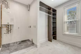 128 W 10th St, Covington, KY 41011 - Photo 31