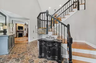 808 Squire Lake Dr, Villa Hills, KY 41017 - Photo 7