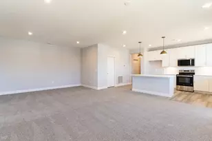560 Tristan Ln, Florence, KY 41042 - Photo 9