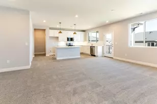 560 Tristan Ln, Florence, KY 41042 - Photo 5