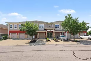 567 Riverpointe Dr, Dayton, KY 41074 - Photo 1