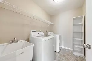 2071 Madison Dr, Hebron, KY 41048 - Photo 29