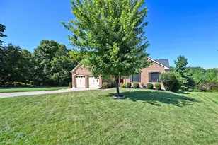 813 Valley Trails Dr, Villa Hills, KY 41017 - Photo 3