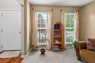 6243 Castleoak Dr, Florence, KY 41042 - Photo 3