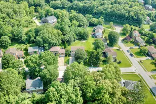 2064 Periwinkle Ct, Crescent Springs, KY 41017 - Photo 9