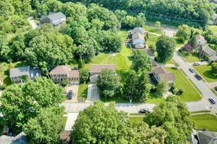 2064 Periwinkle Ct, Crescent Springs, KY 41017 - Photo 17