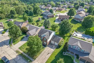 7602 Cloudstone Dr, Florence, KY 41042 - Photo 5